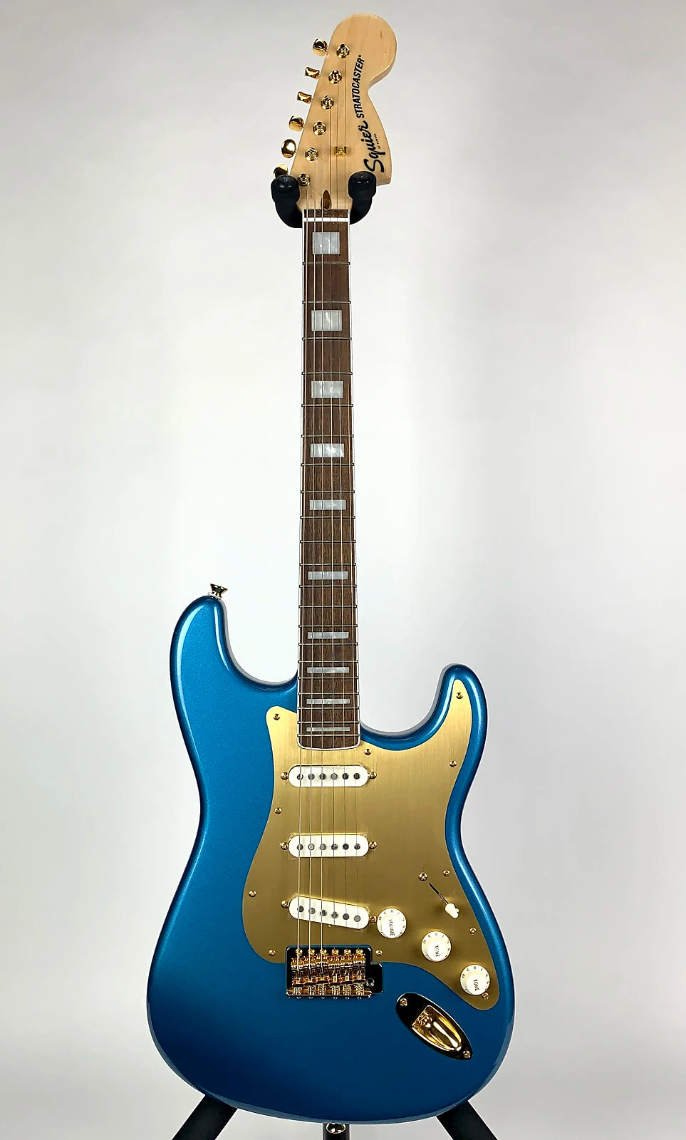 Squier 40th Anniversary Stratocaster Gold Edition with Laurel Fingerboard - Lake Placid Blue