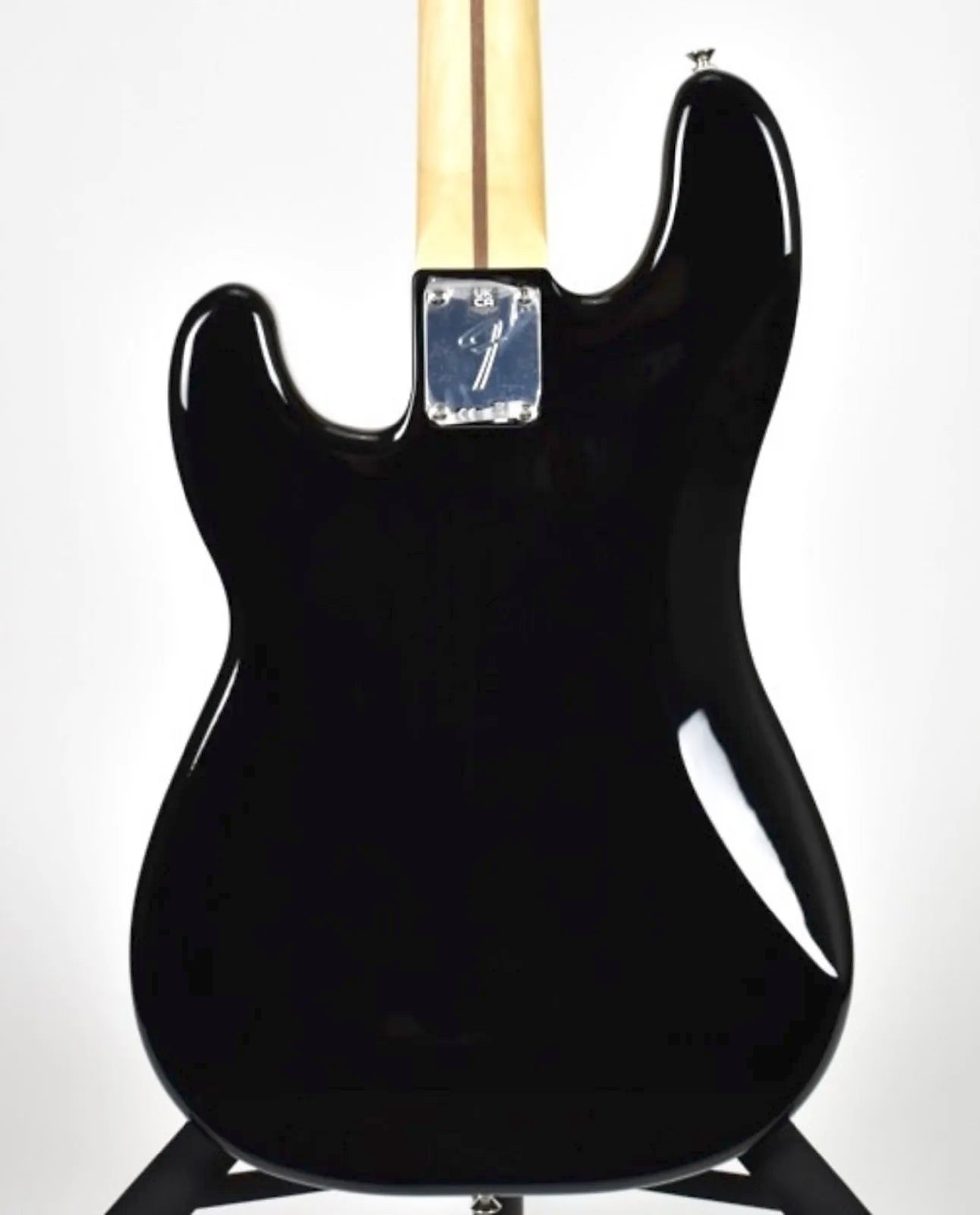 USED Fender Player Precision Bass Maple Fingerboard - Black