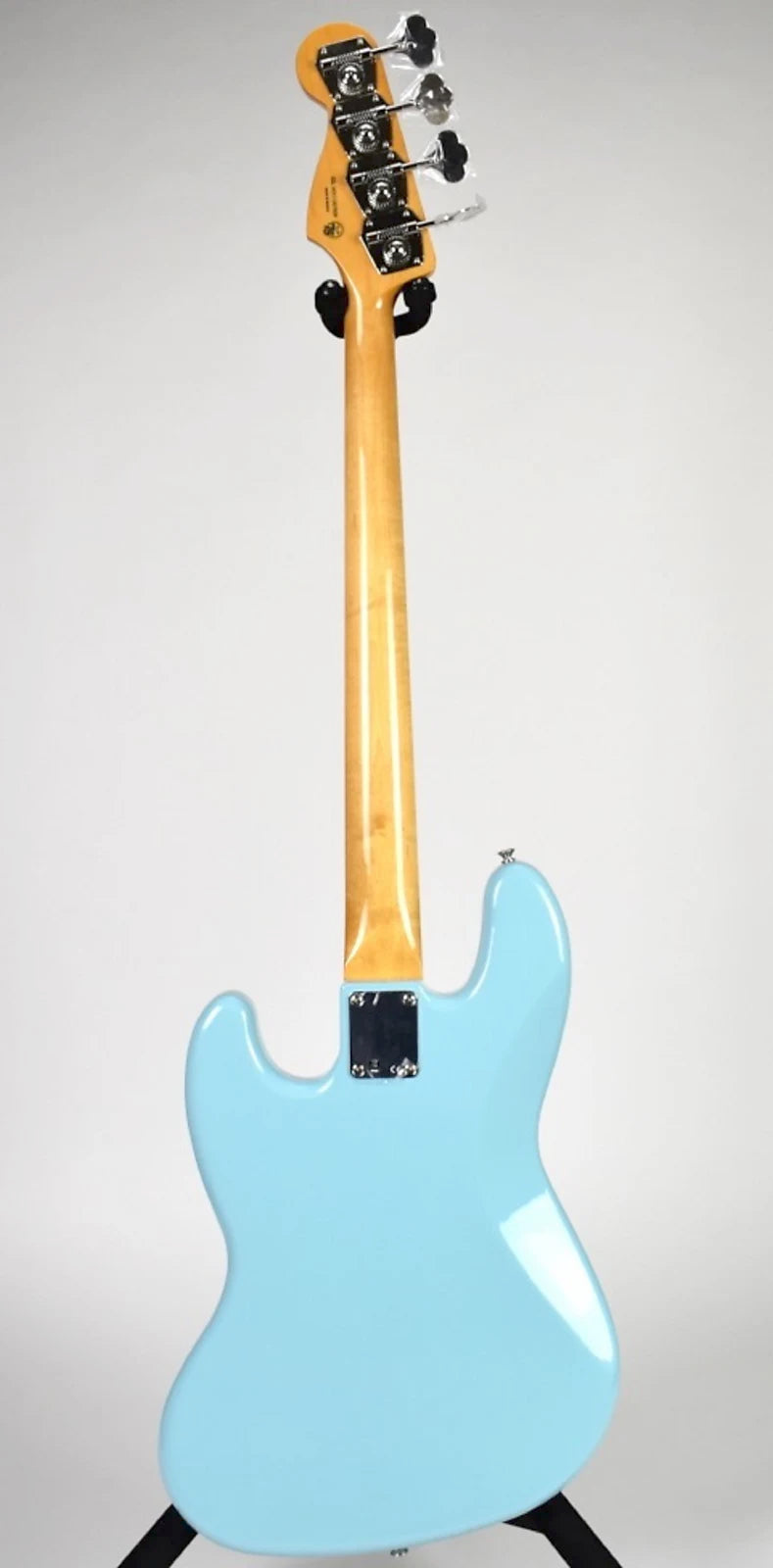 USED Fender Vintera '60s Jazz Bass with Pau Ferro Fingerboard - Daphne Blue