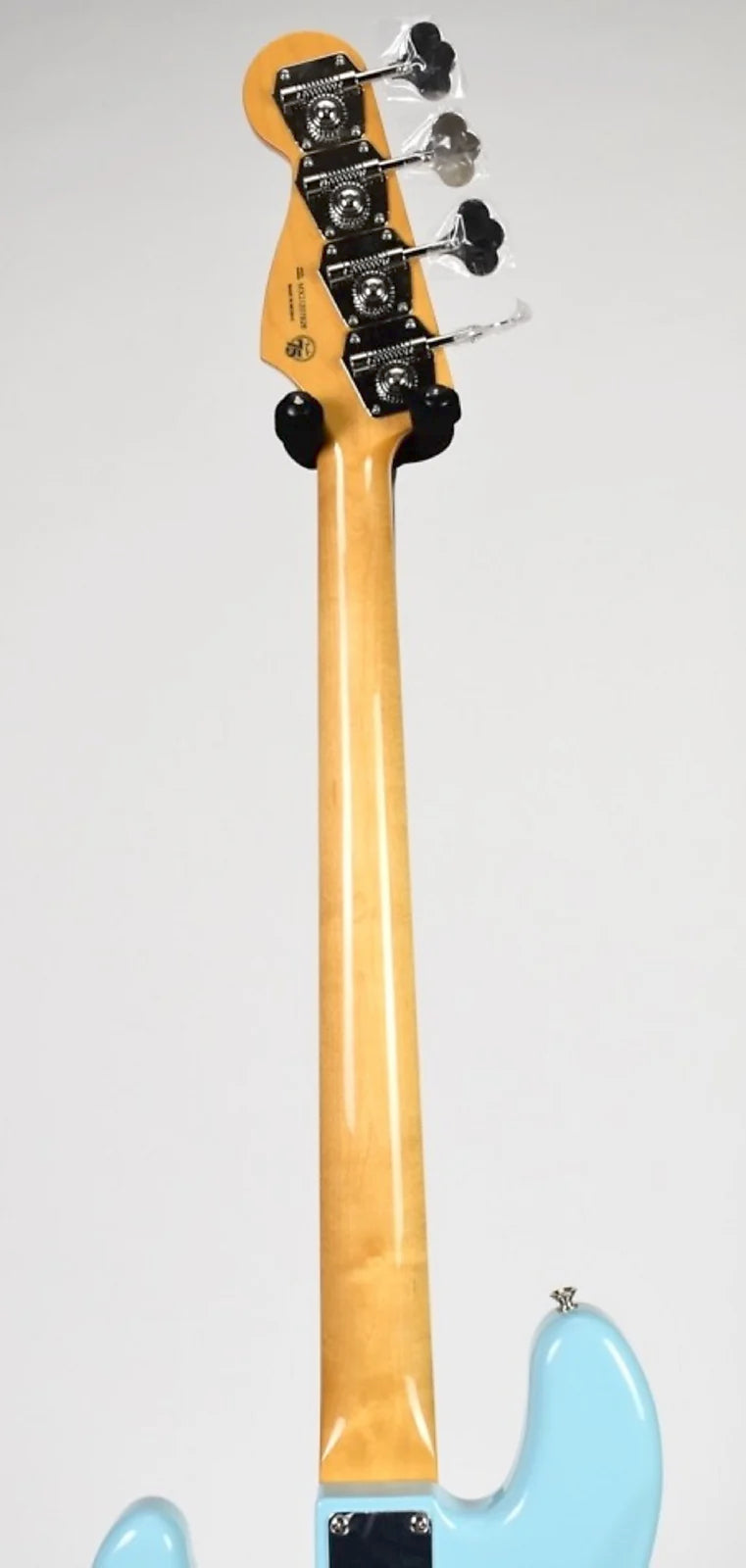 USED Fender Vintera '60s Jazz Bass with Pau Ferro Fingerboard - Daphne Blue