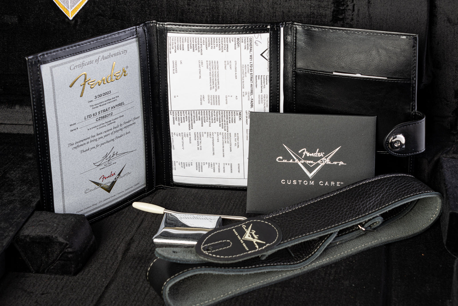 Fender Custom Shop 1963 Stratocaster Electric Guitar - Heavy Relic Faded Aged Sonic Blue