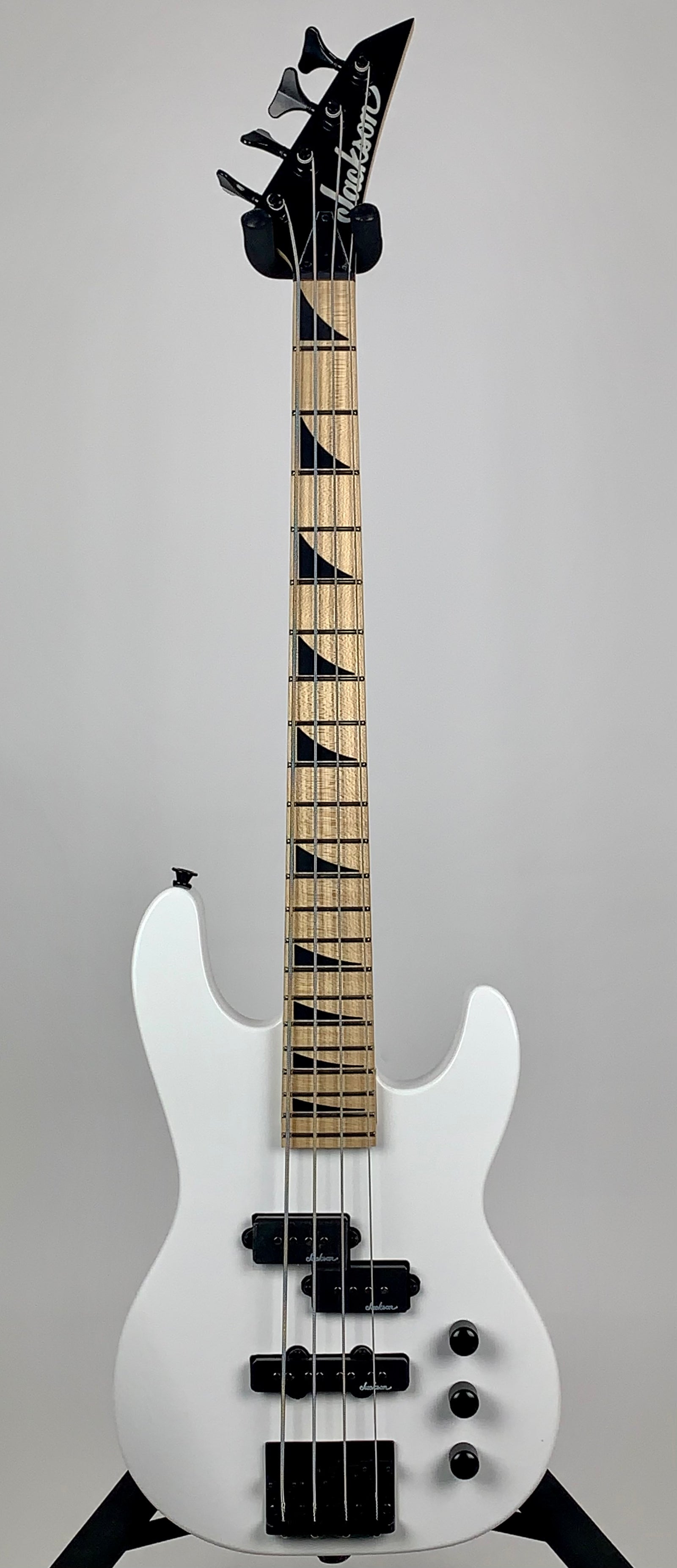 Jackson JS1X Bass Minion Snow White