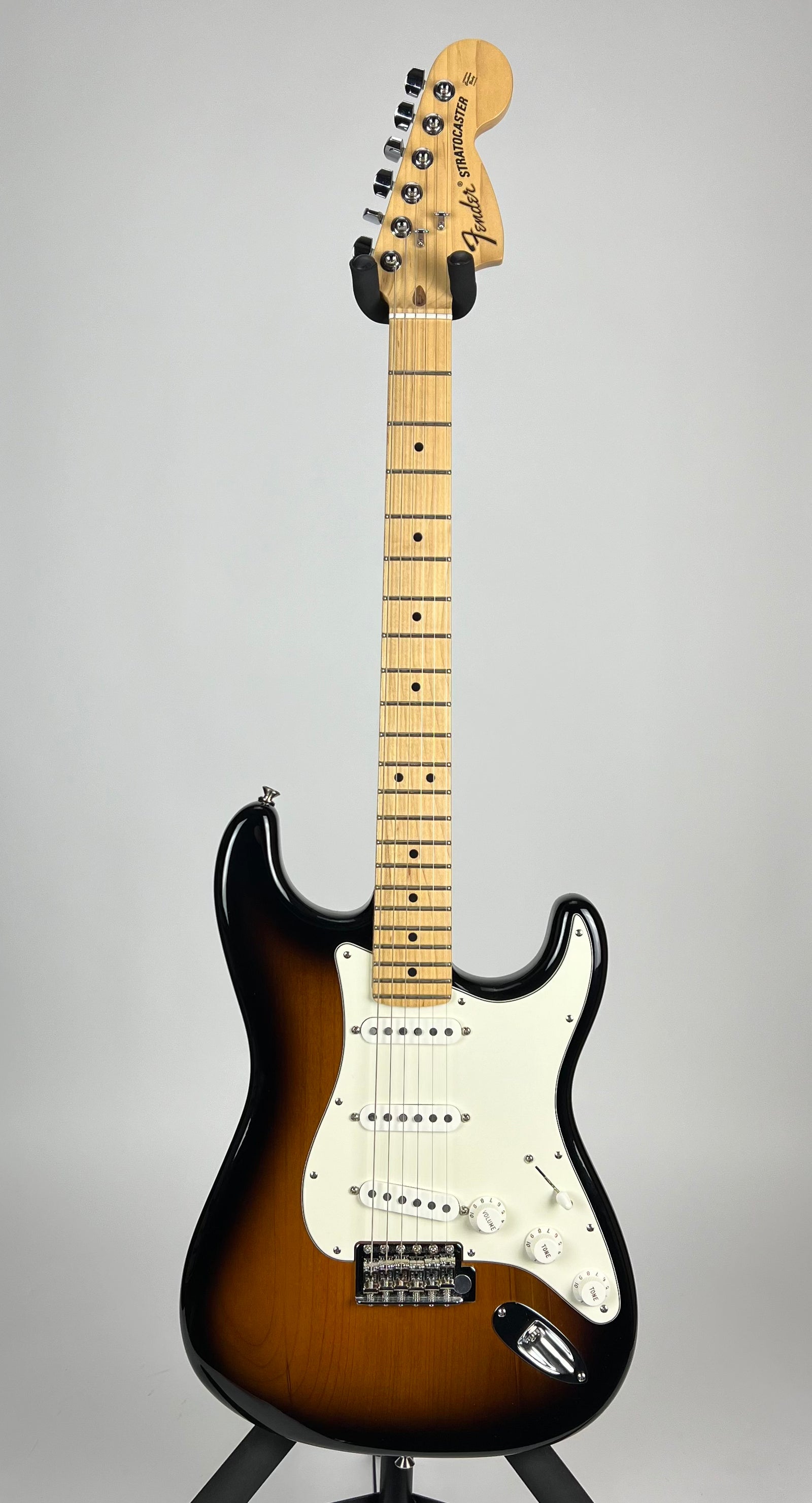 USED 2017 Fender American Special Stratocaster 2-Color Sunburst Maple Neck