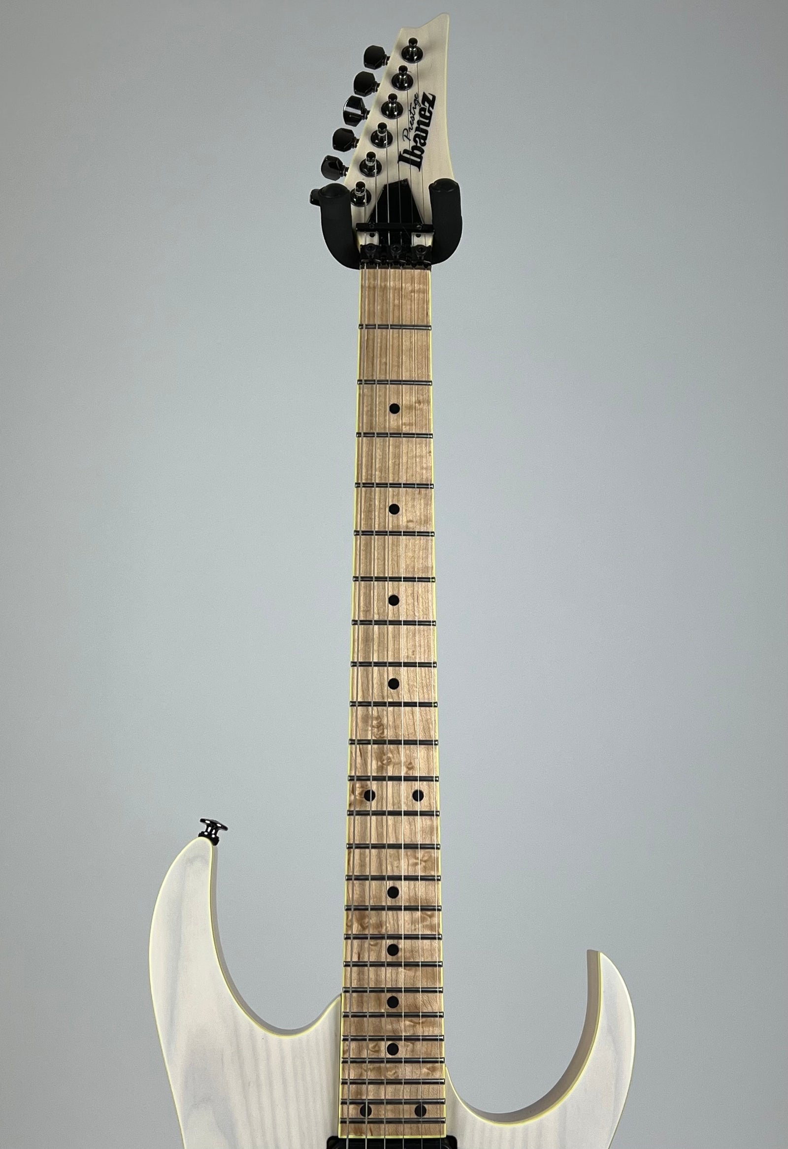 USED Ibanez Prestige RG652AHM Antique White Blonde W/Hardshell Case