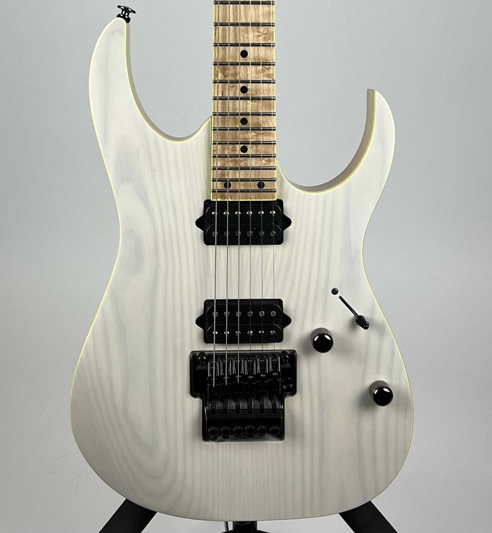USED Ibanez Prestige RG652AHM Antique White Blonde W/Hardshell Case