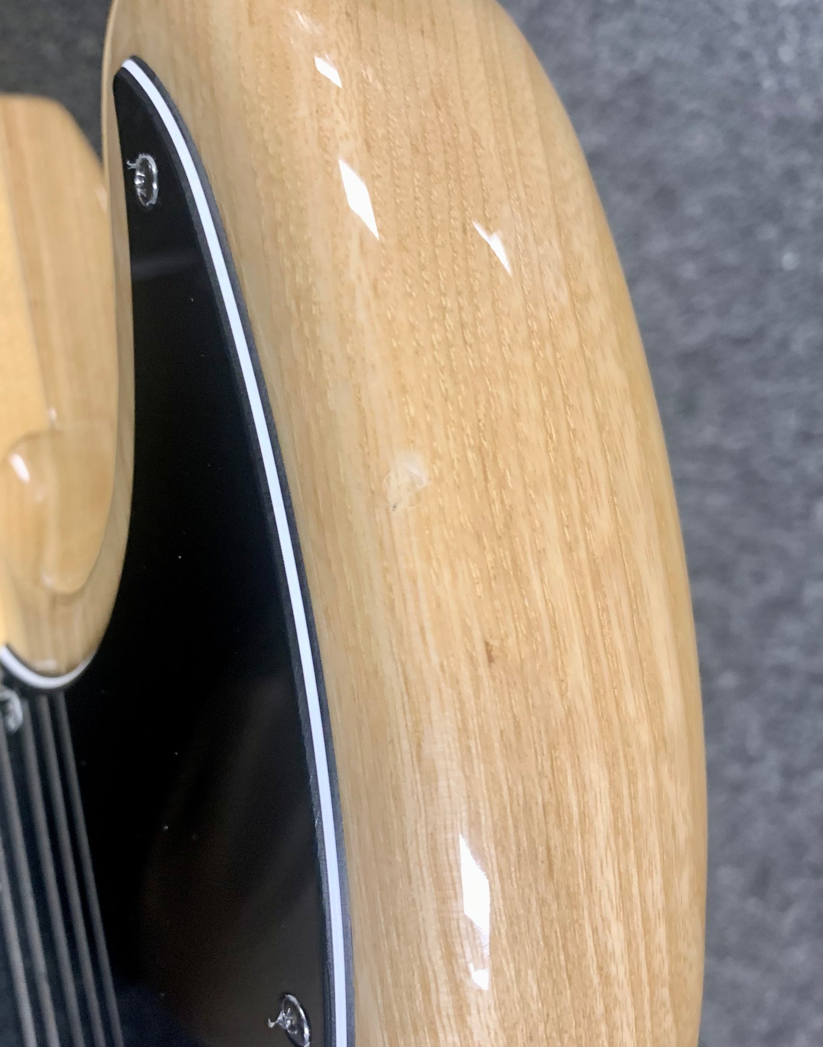 USED Fender American Deluxe 5-String Jazz Bass - Natural