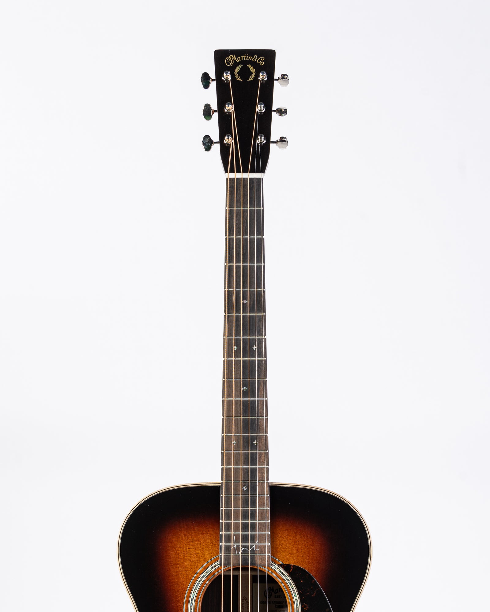 Martin 000-28 Brooke Ligertwood Signature Acoustic Guitar - Sunburst