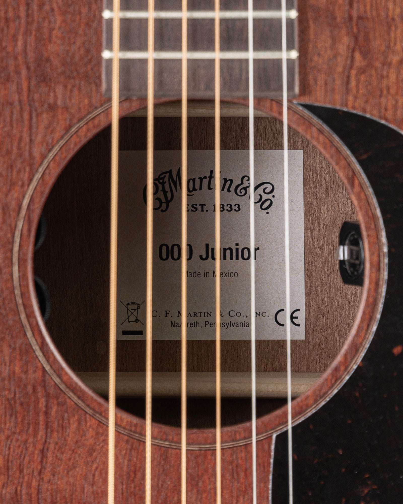 Martin 000 Jr E Sapele Junior Series Acoustic Electric Guitar - Natural