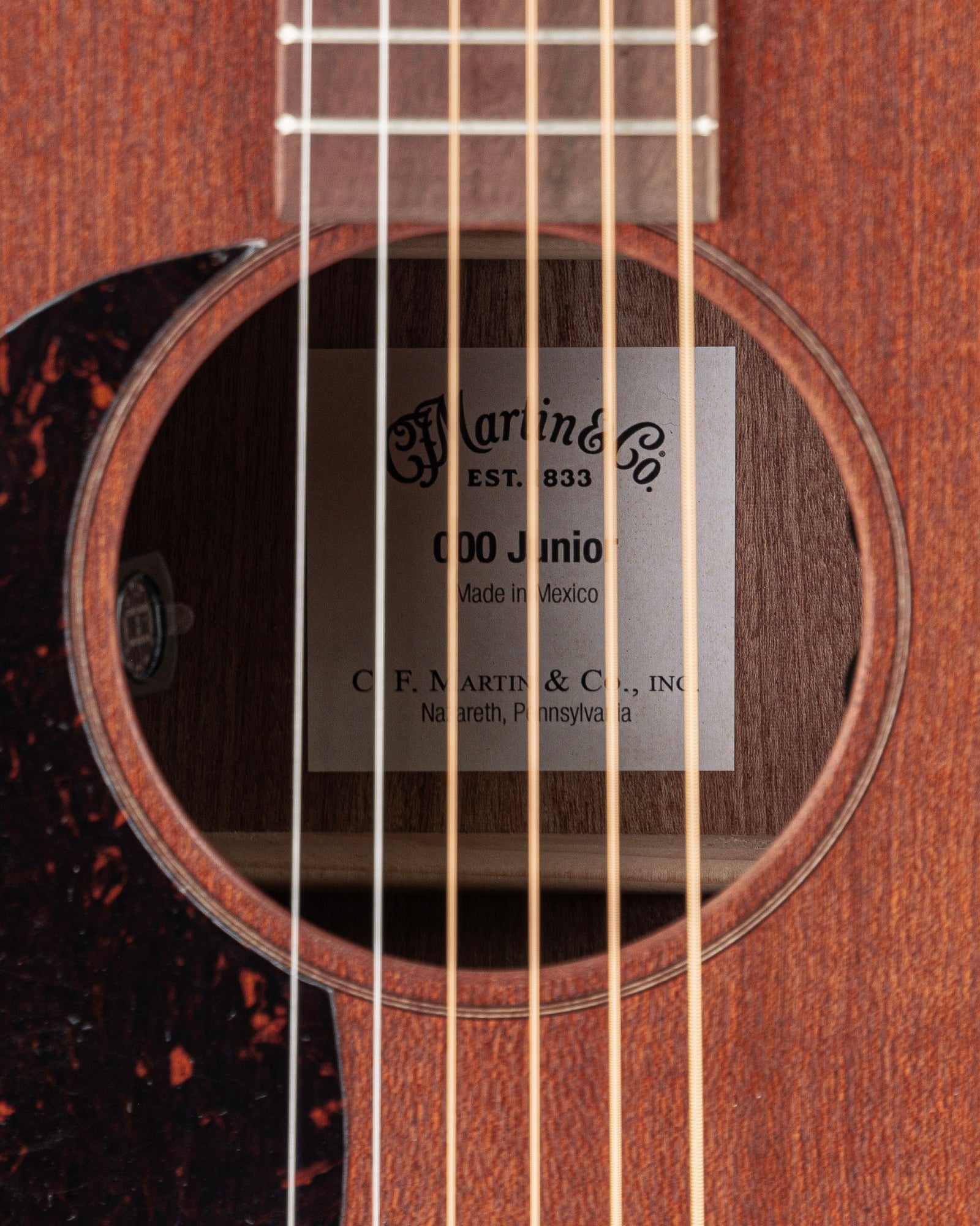 Martin 000 Jr E Sapele Junior Series Left Handed Acoustic Electric Guitar - Natural