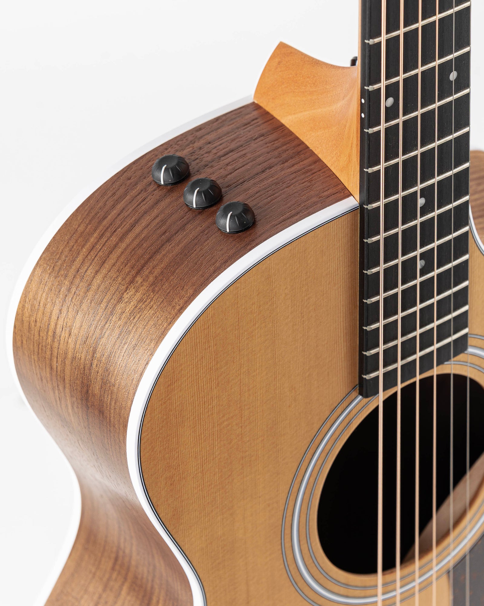 Taylor 212ce Walnut/Spruce Acoustic Electric Guitar - Natural