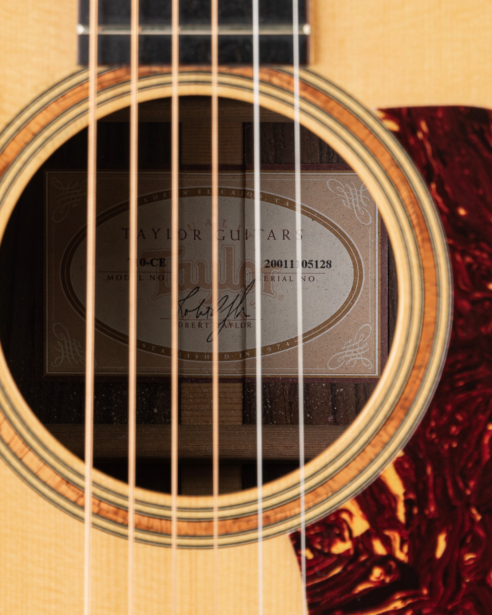 USED 2001 Taylor 710ce Dreadnought Acoustic Electric Guitar - Natural