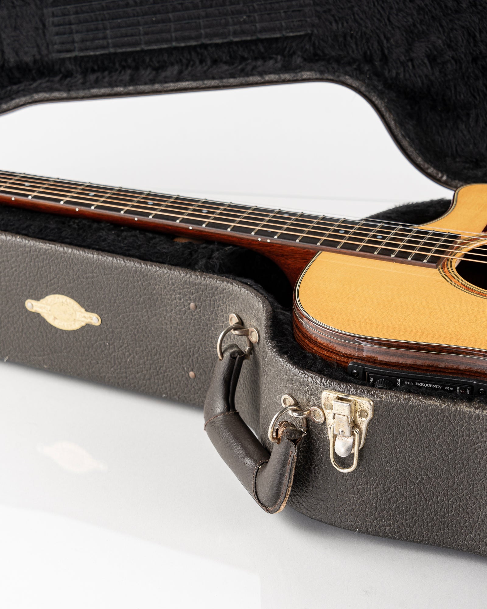 USED 2001 Taylor 710ce Dreadnought Acoustic Electric Guitar - Natural
