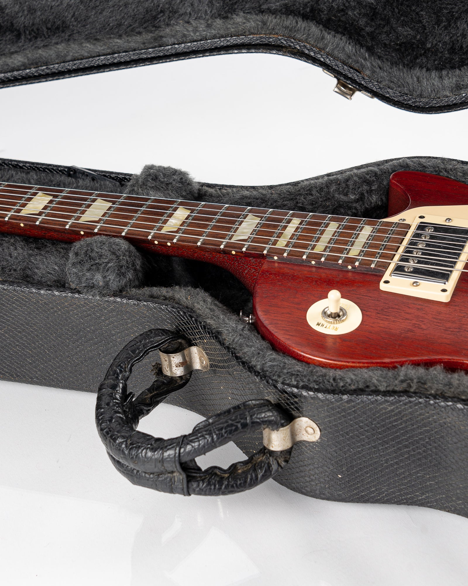 USED 2005 Gibson Les Paul Studio Vintage Electric Guitar - Worn Cherry with Gibson Hardshell Case