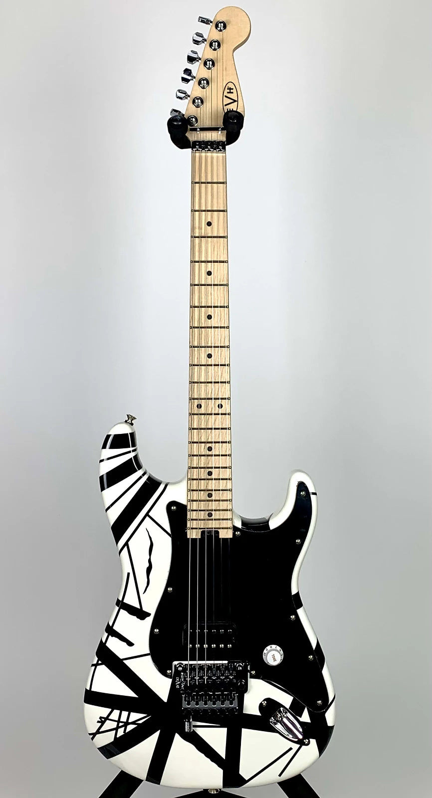 EVH Striped Series with Maple Fingerboard - White with Black Stripes