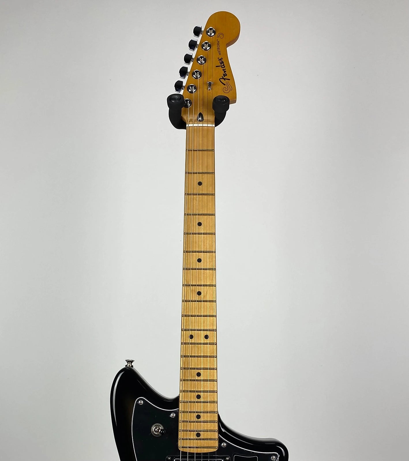 Fender Player Plus Meteora with Maple Fingerboard - Silverburst
