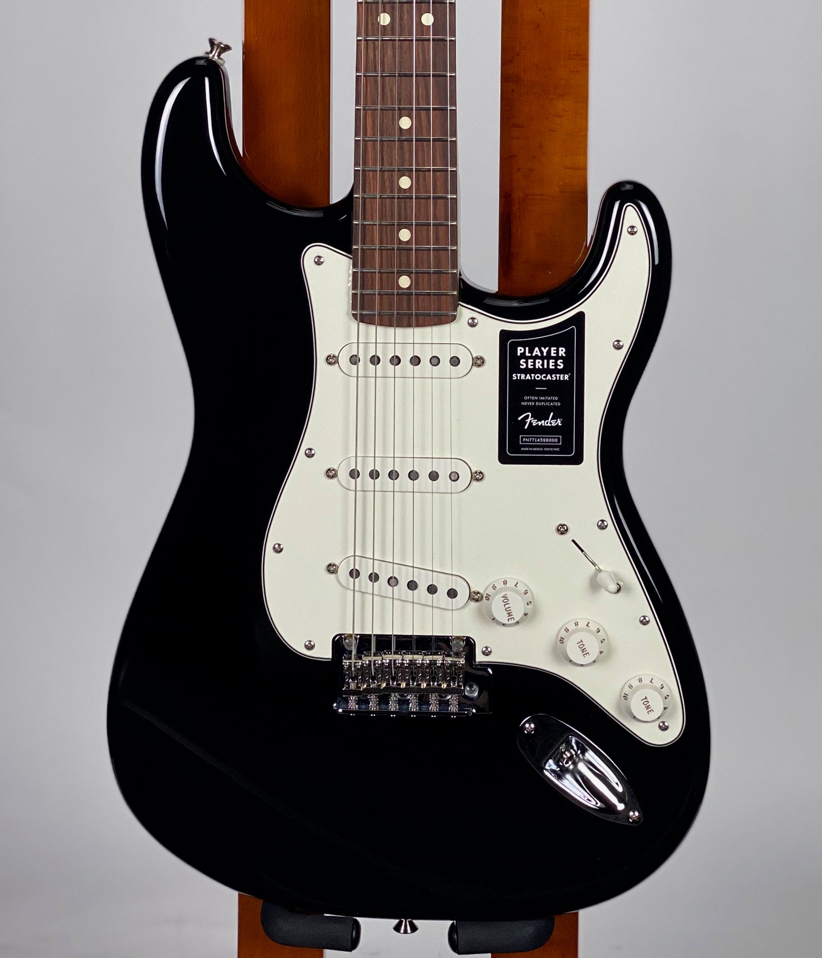 Fender Player Stratocaster with Pau Ferro Fingerboard - Black