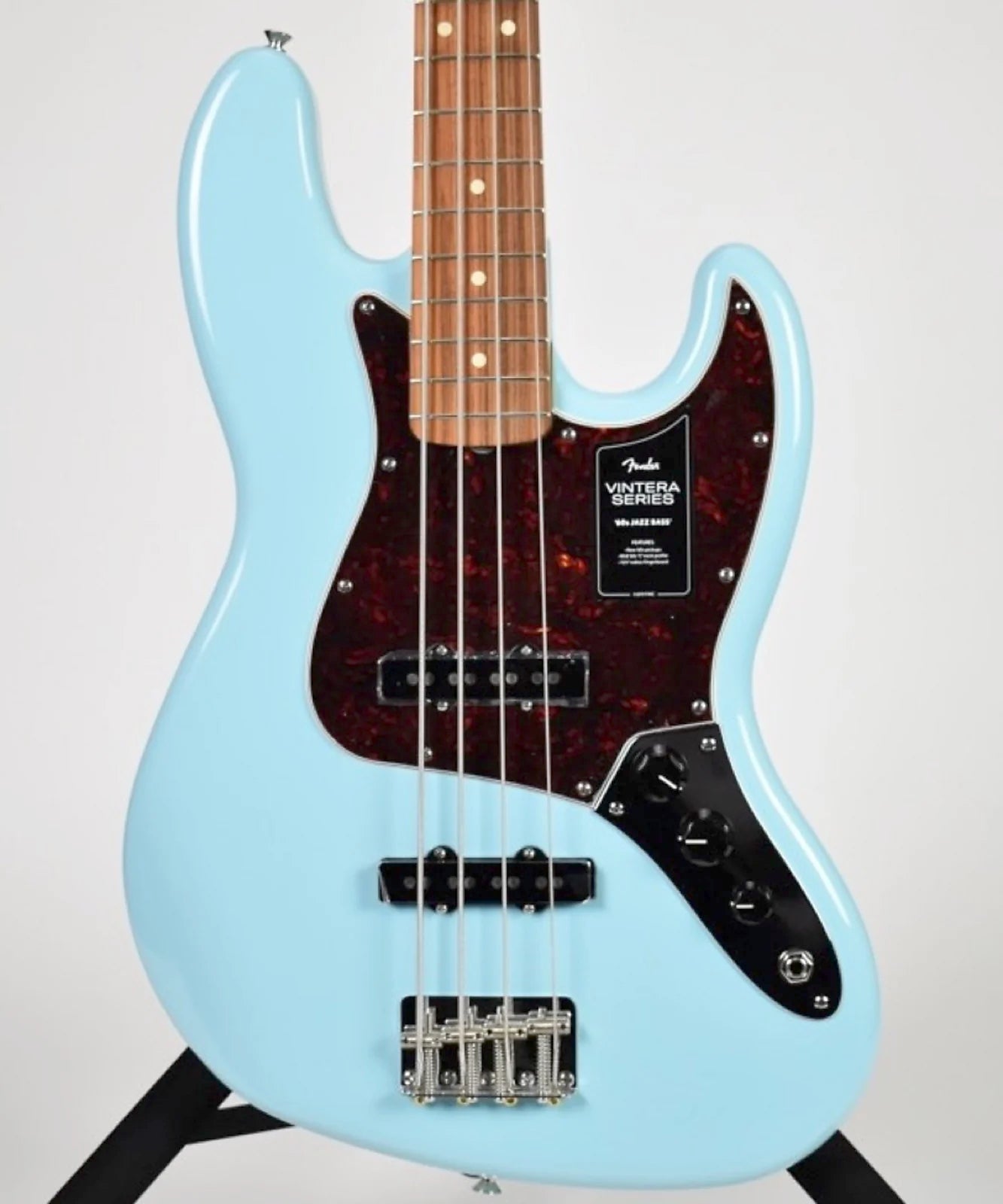 USED Fender Vintera '60s Jazz Bass with Pau Ferro Fingerboard - Daphne Blue