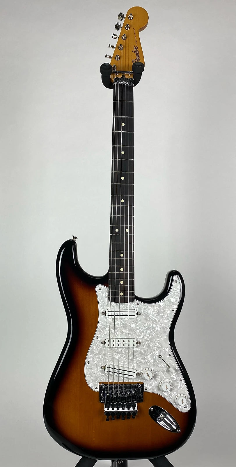 USED Fender Aritist Signature Dave Murray Stratocaster HHH with Rosewood Fingerboard - 2-Color Sunburst