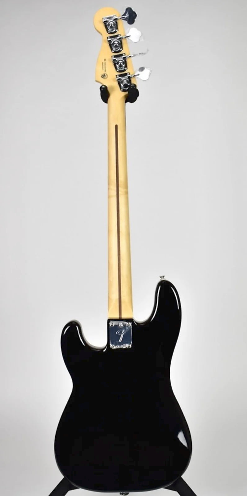 USED Fender Player Precision Bass Maple Fingerboard - Black