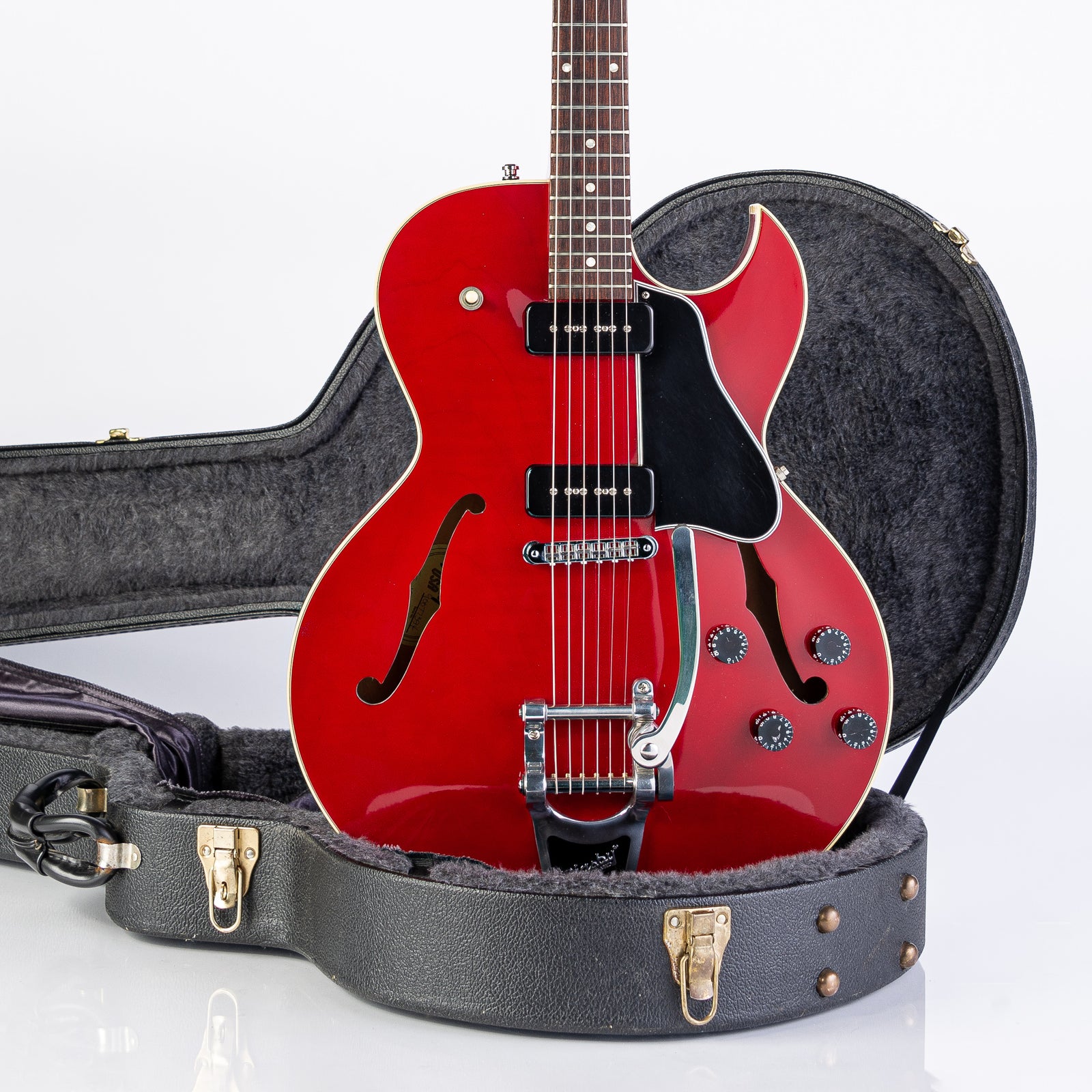 USED Gibson ES-135 Semi-hollow Electric Guitar with Bigsby Tremolo 1997- Transparent Cherry Red with HSC