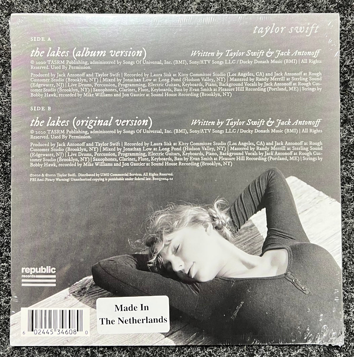 Taylor Swift - The Lakes Sealed 7" w/RSD 2022 Ambassador 2.25" Pin (RARE)