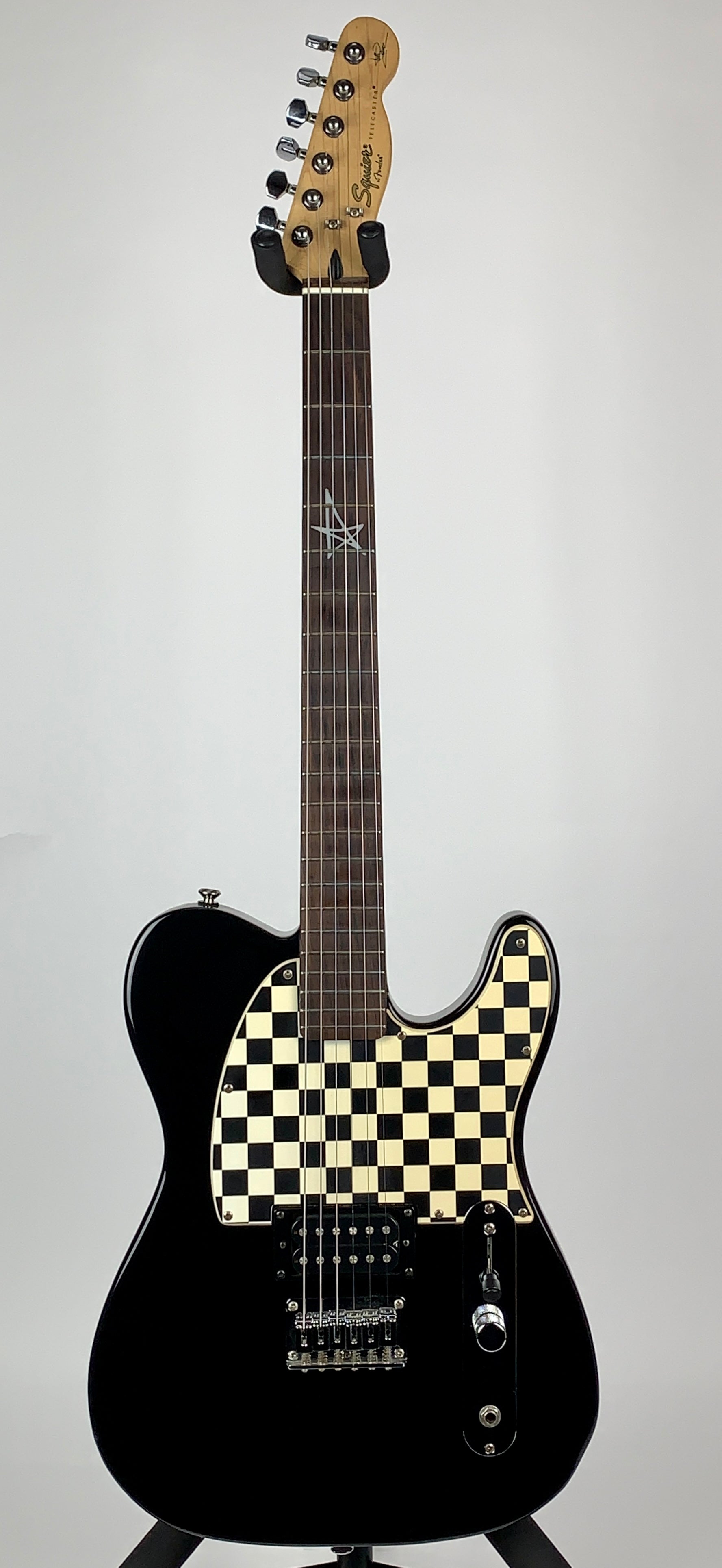 Fender Squier アヴリル・ラヴィーン シグネチャーモデル - エレキギター