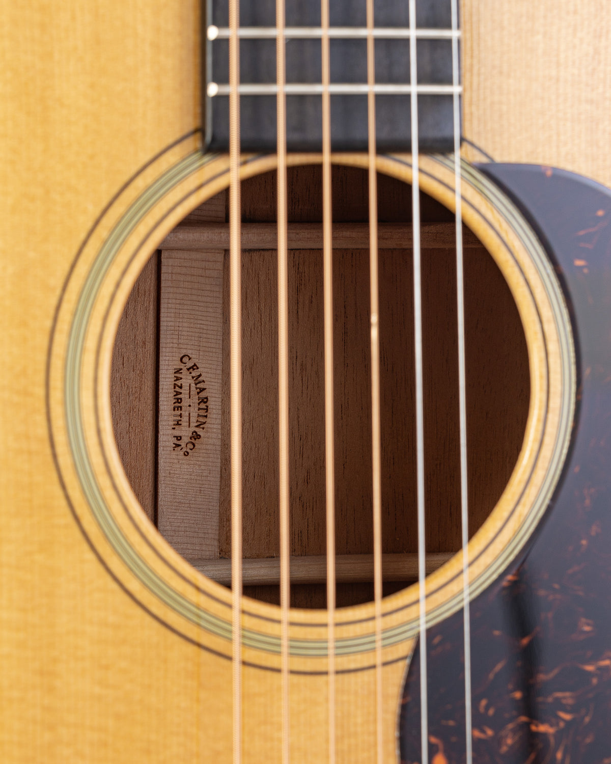 Martin Standard Series 000-18 Acoustic Guitar - Natural