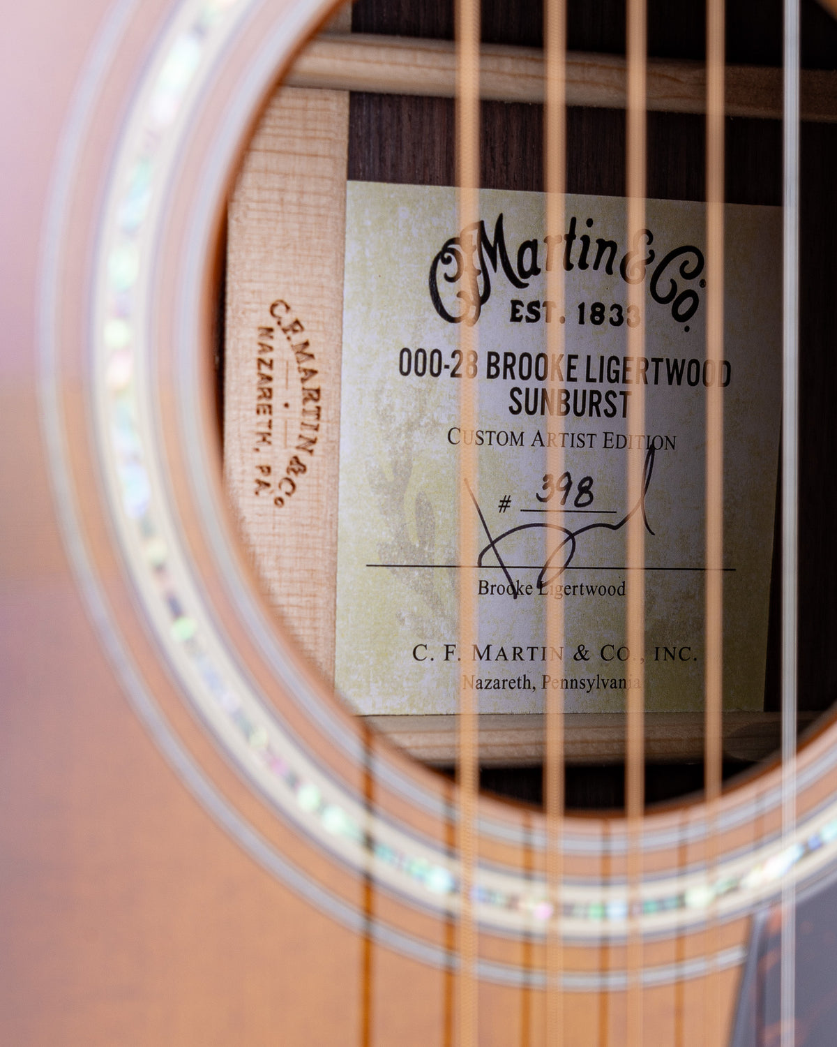 Martin 000-28 Brooke Ligertwood Signature Acoustic Guitar - Sunburst