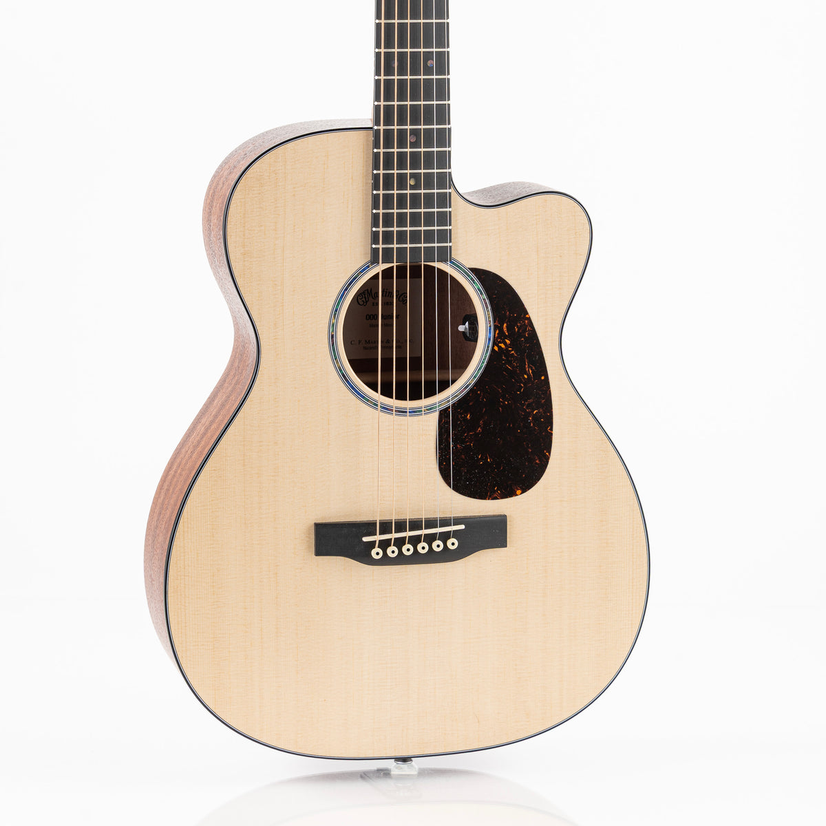Martin 000C Jr E Cutaway Junior Series Acoustic Electric Guitar - Natural