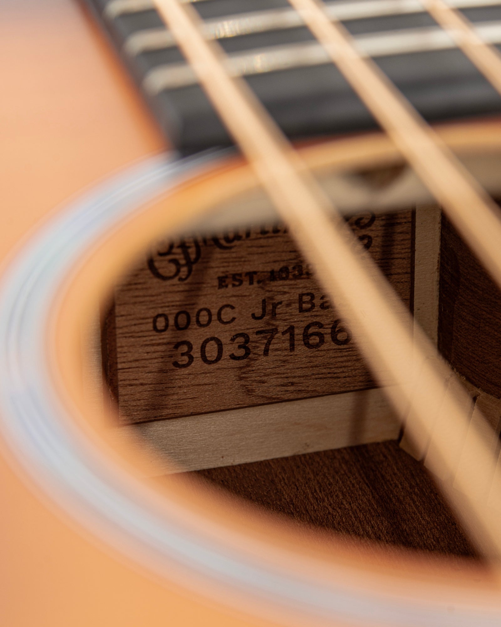 Martin 000C Jr E Junior Series Cutaway Acoustic Electric Bass Guitar - Sunburst