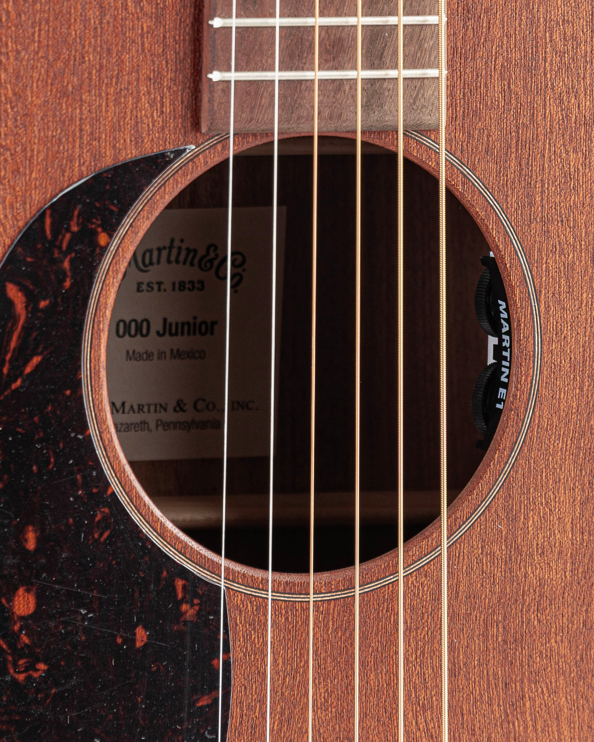 Martin 000 Jr E Sapele Junior Series Left Handed Acoustic Electric Guitar - Natural