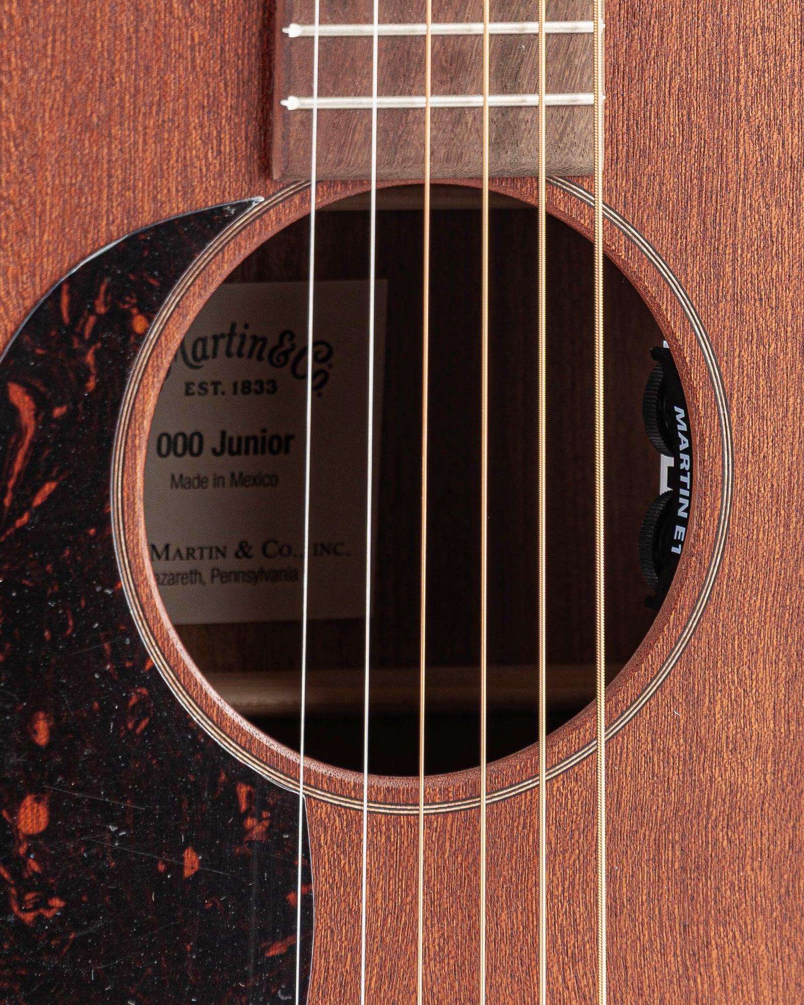 Martin 000 Jr E Sapele Junior Series Left Handed Acoustic Electric Guitar - Natural