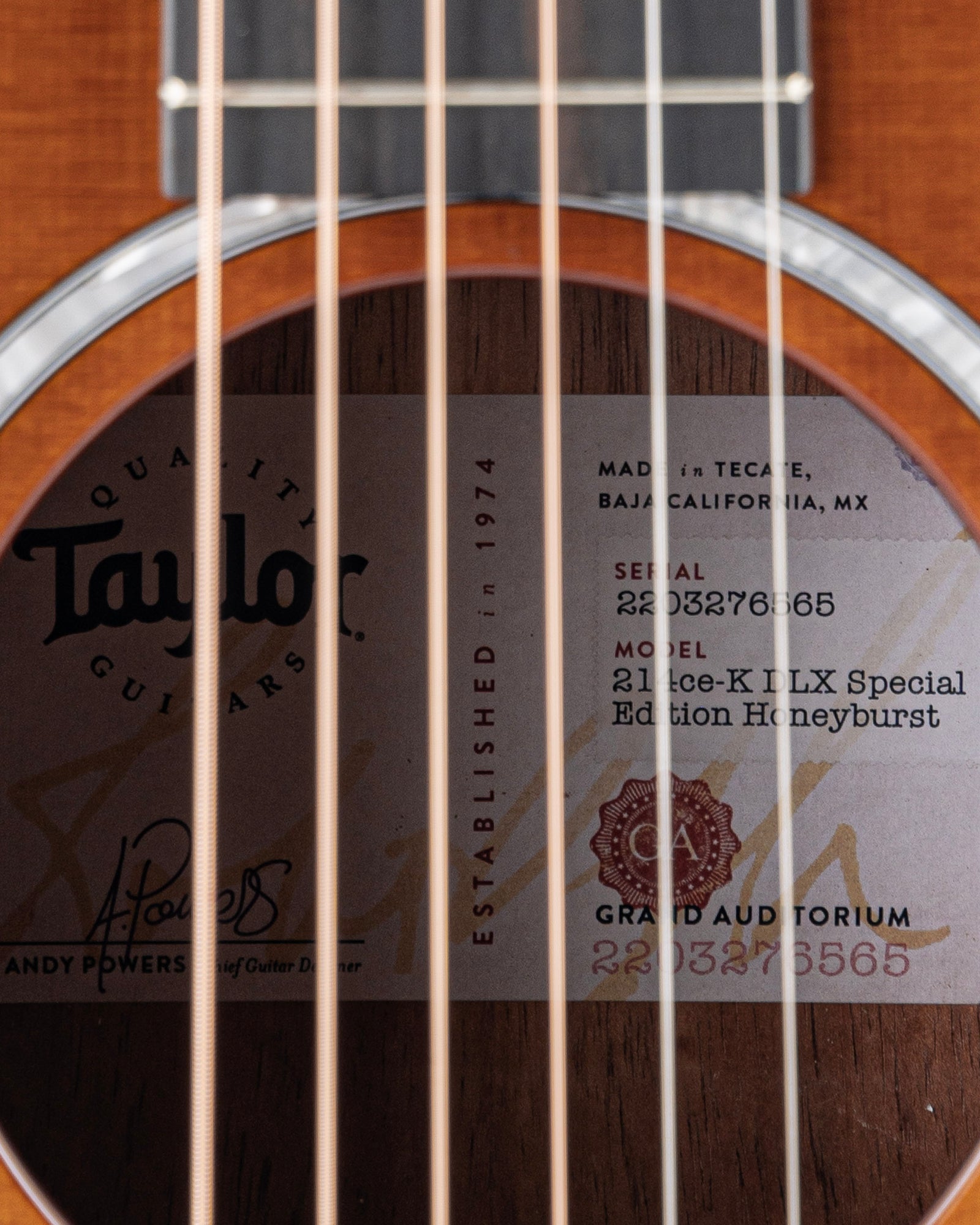 Taylor 214ce-K DLX Special Edition Grand Auditorium Acoustic Electric Guitar - Honeyburst