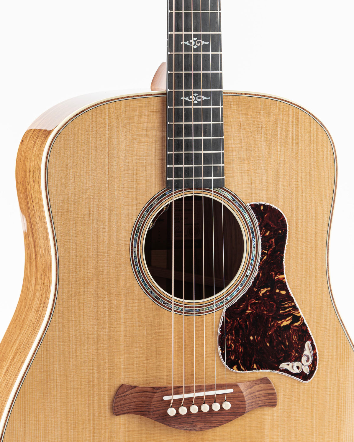 Taylor Gold Label 810e Dreadnought Acoustic Electric Guitar - Natural Gloss