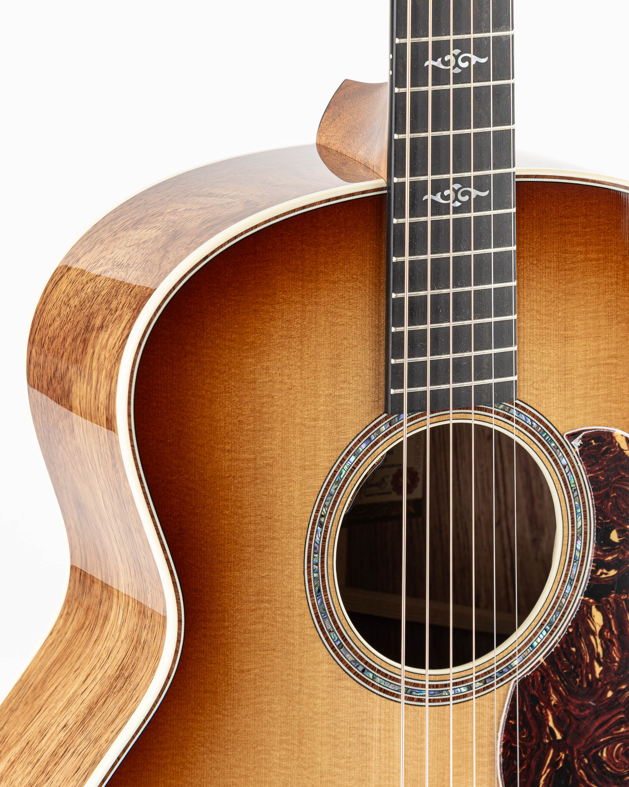 Taylor Gold Label 814e SB Acoustic Electric Guitar - Gold Brown Sunburst Top