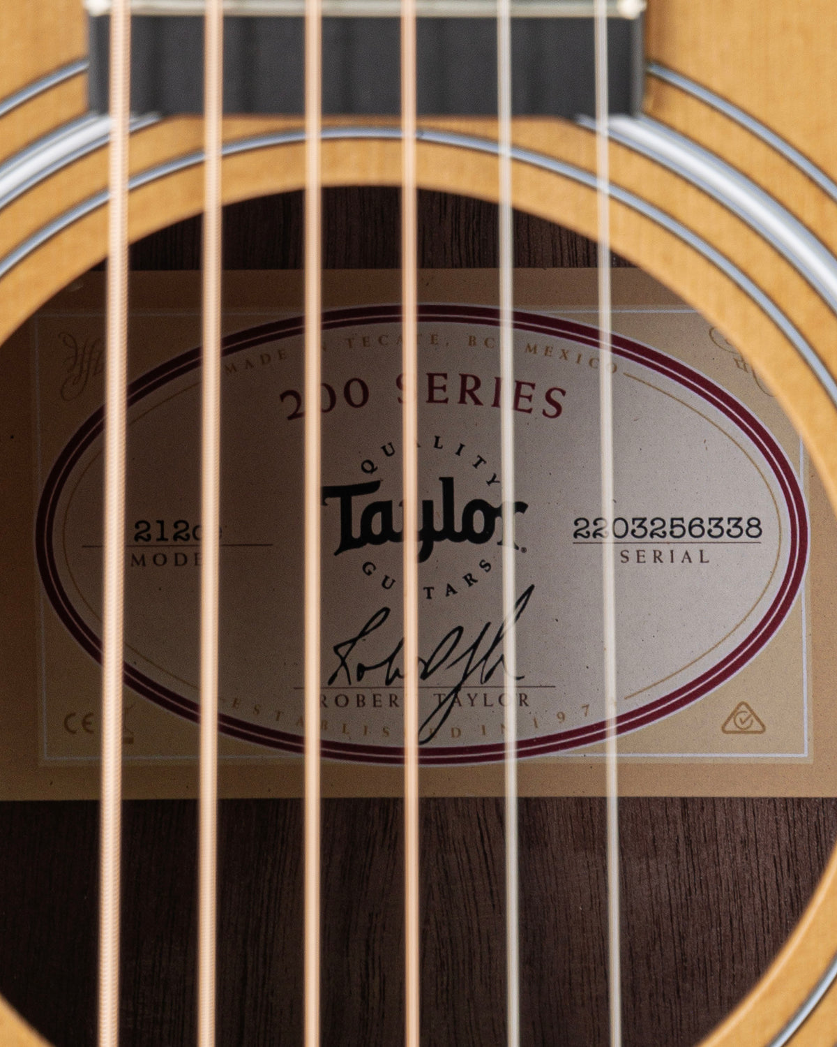 Taylor 212ce Walnut/Spruce Acoustic Electric Guitar - Natural