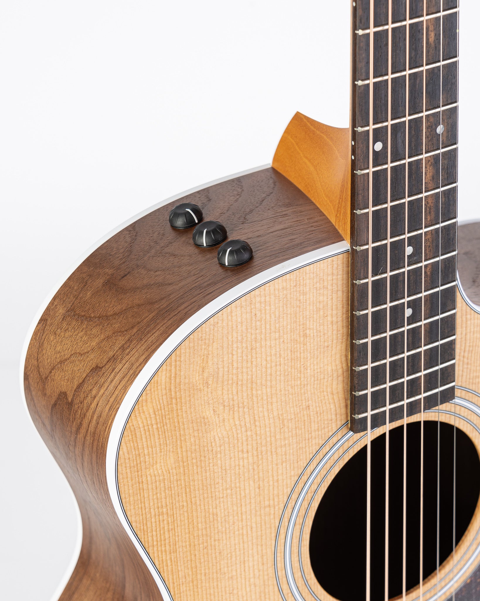 Taylor 214ce Grand Auditorium Acoustic-Electric Guitar- Natural W/Bag