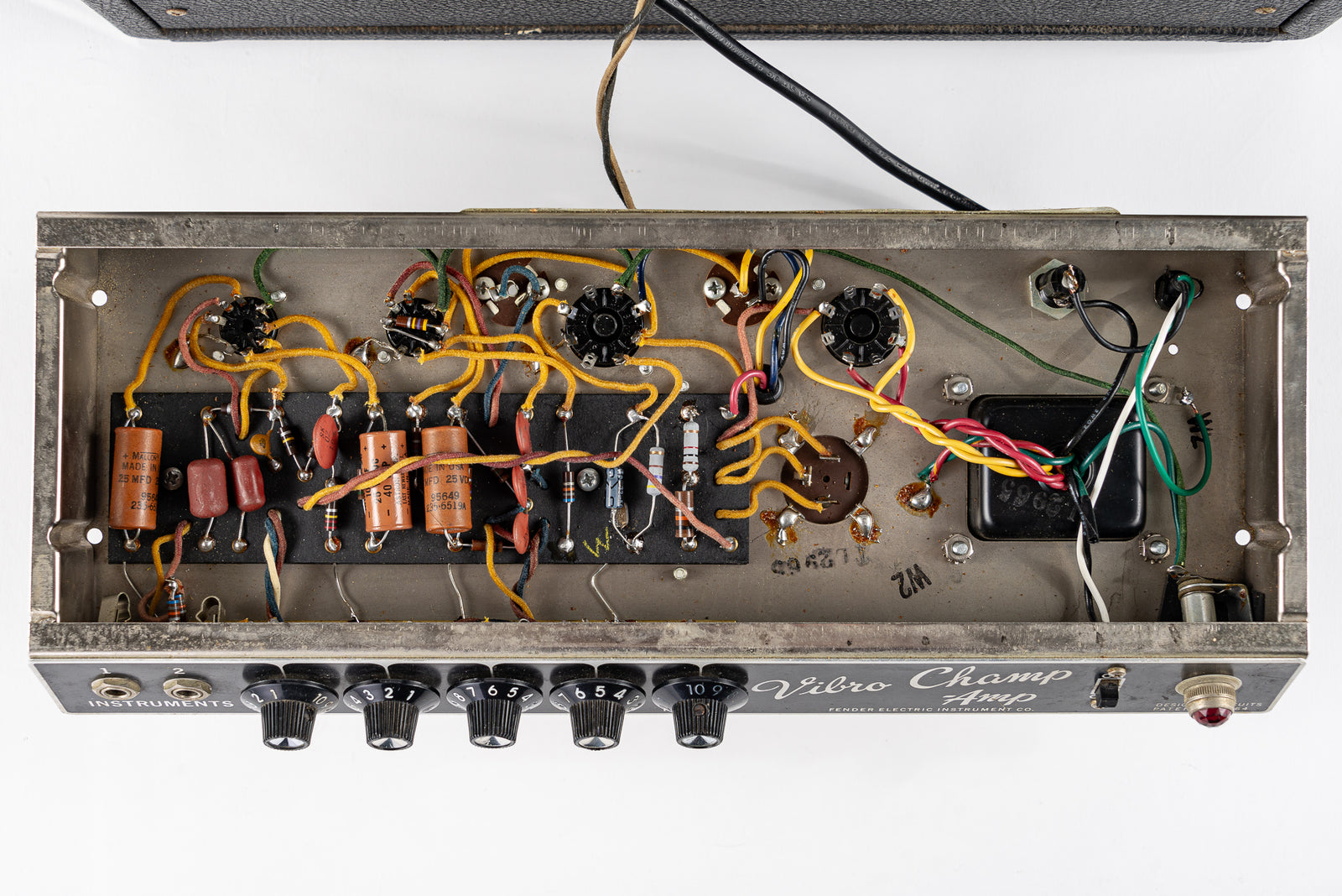 USED 1965 Fender Vibro-Champ Black Face 6 Watt Tube Guitar Amplifier