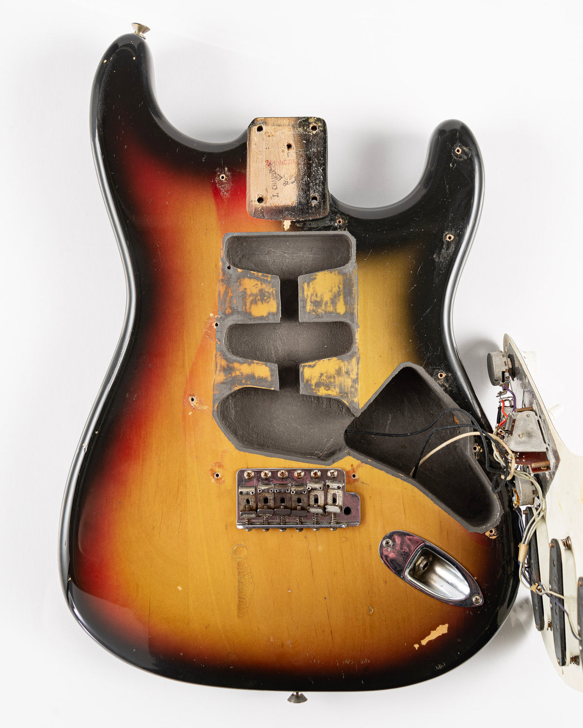 USED 1971 Fender Stratocaster with 4-Bolt Neck Electric Guitar - Three Tone Sunburst with Original Hardshell Case