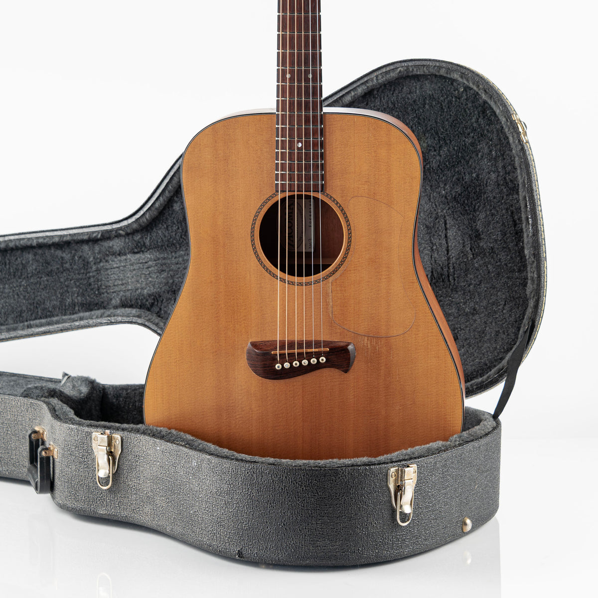 USED 2001 Tacoma DM9 Dreadnought Acoustic Guitar - Natural