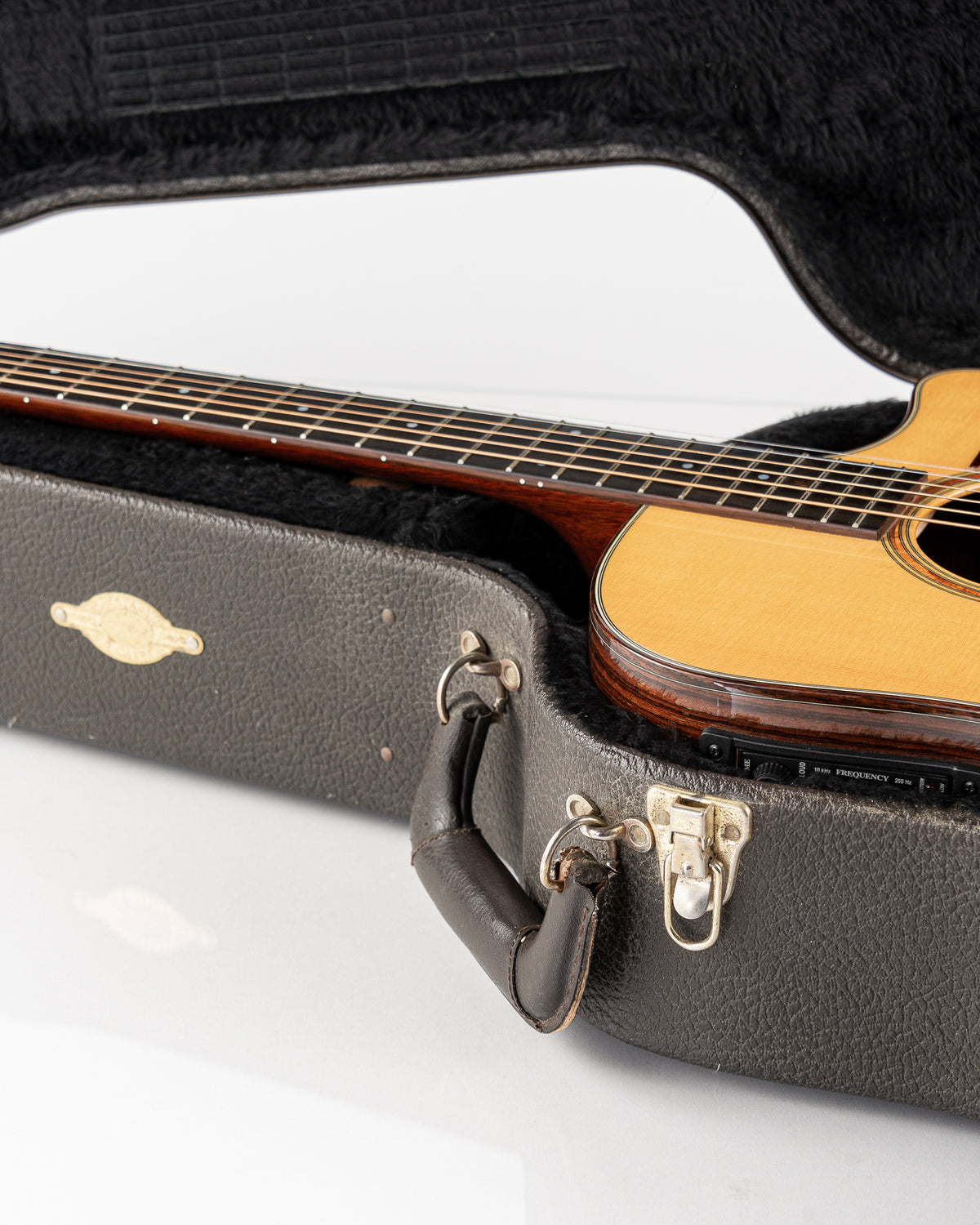 USED 2001 Taylor 710ce Dreadnought Acoustic Electric Guitar - Natural