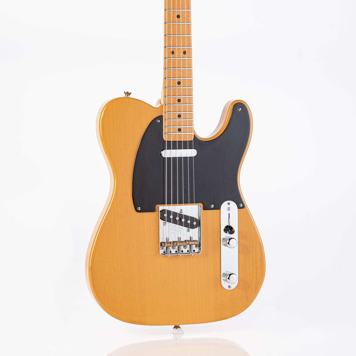 USED 2004 Fender &#39;52 American Vintage Telecaster Electric Guitar- Butterscotch Blonde w/HSC