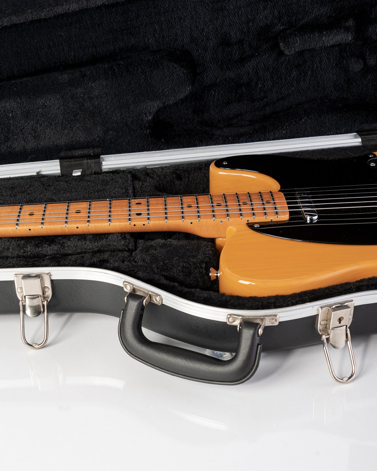 USED 2004 Fender '52 American Vintage Telecaster Electric Guitar- Butterscotch Blonde w/HSC
