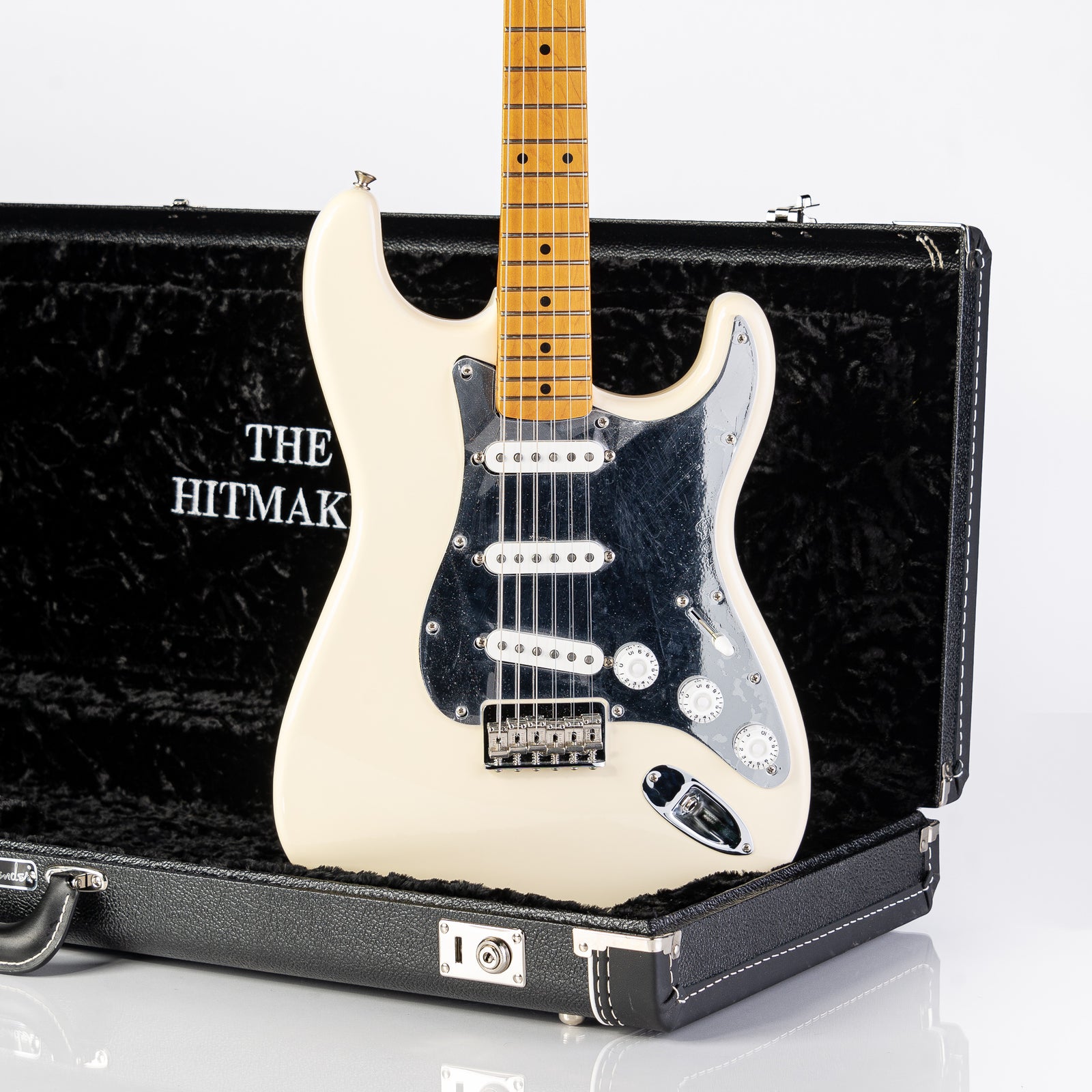 B-STOCK Fender Artist Series Nile Rodgers Hitmaker Stratocaster Electric Guitar with Maple Fingerboard - Olympic White