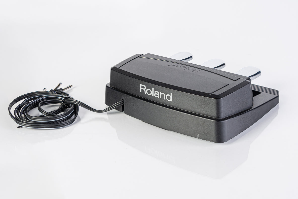 USED Roland RD-2000 Digital Stage Piano with RPU-3 Triple Pedal