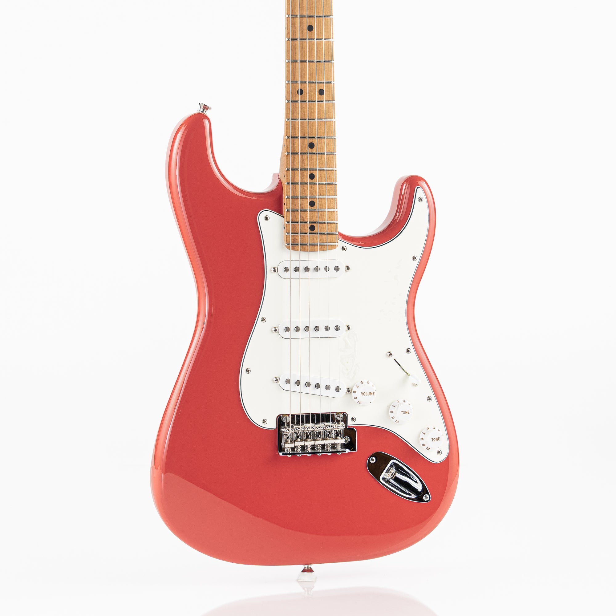 USED 2023 Fender Player Limited-Edition Stratocaster with Fat '50s Pickups Electric Guitar - Fiesta Red with Roasted Maple Fingerboard