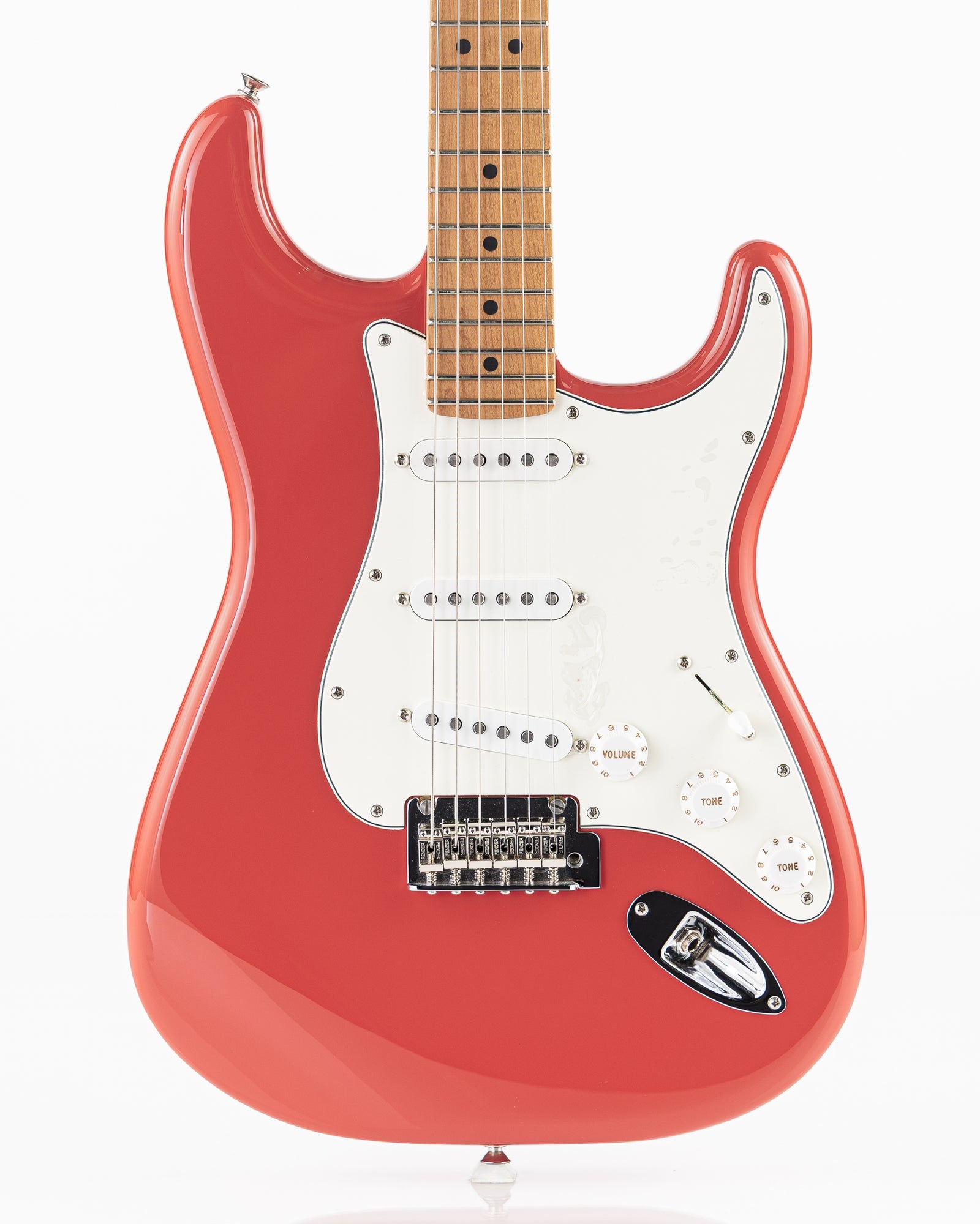 USED 2023 Fender Player Limited-Edition Stratocaster with Fat '50s Pickups Electric Guitar - Fiesta Red with Roasted Maple Fingerboard