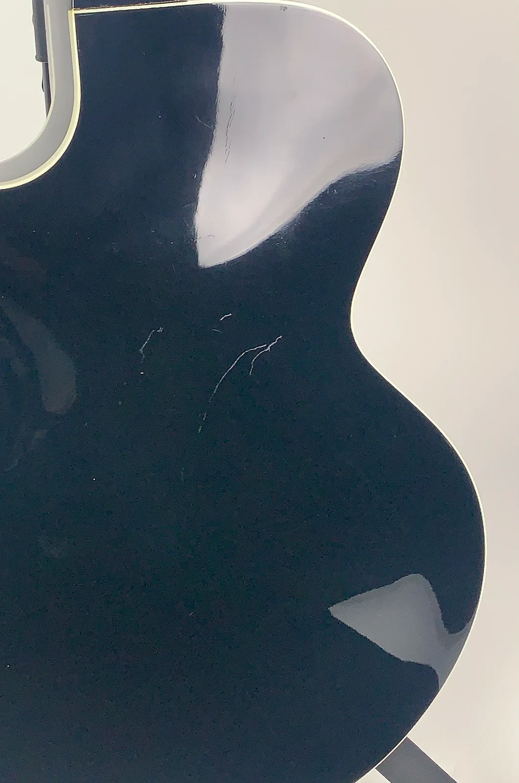 Used 2002 Gibson ES-135 Ebony W/ Hard Shell Case