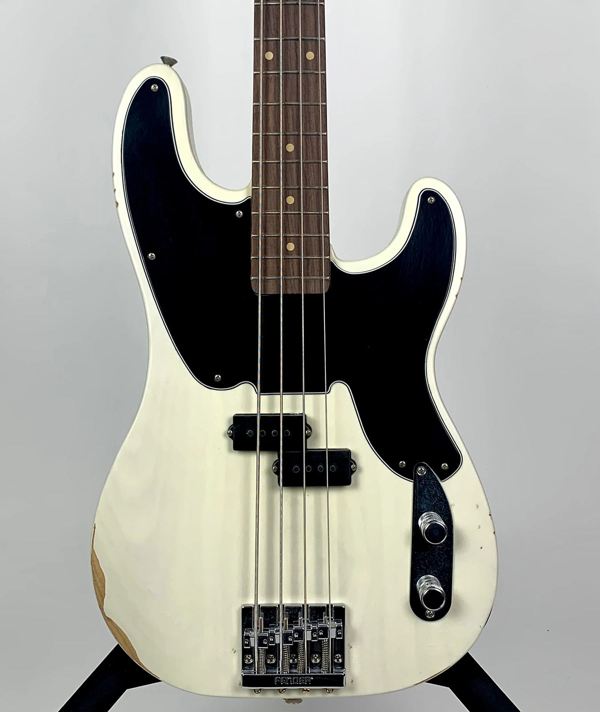 Fender Mike Dirnt Road Worn Precision Bass with Rosewood Fingerboard - White Blonde