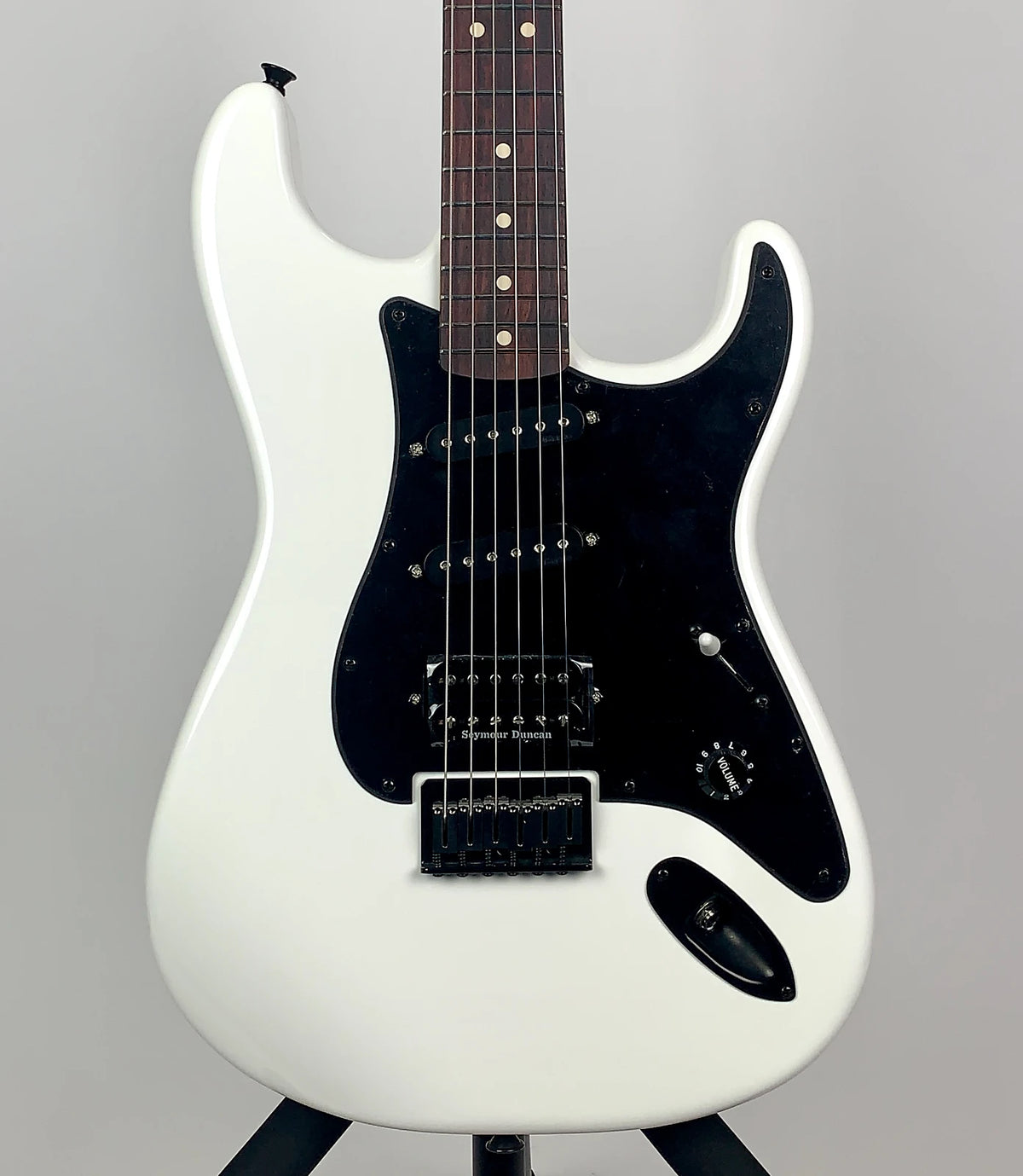 Charvel USA Jake E Lee Signature with Rosewood Fingerboard - Pearl White with Lavender Hue